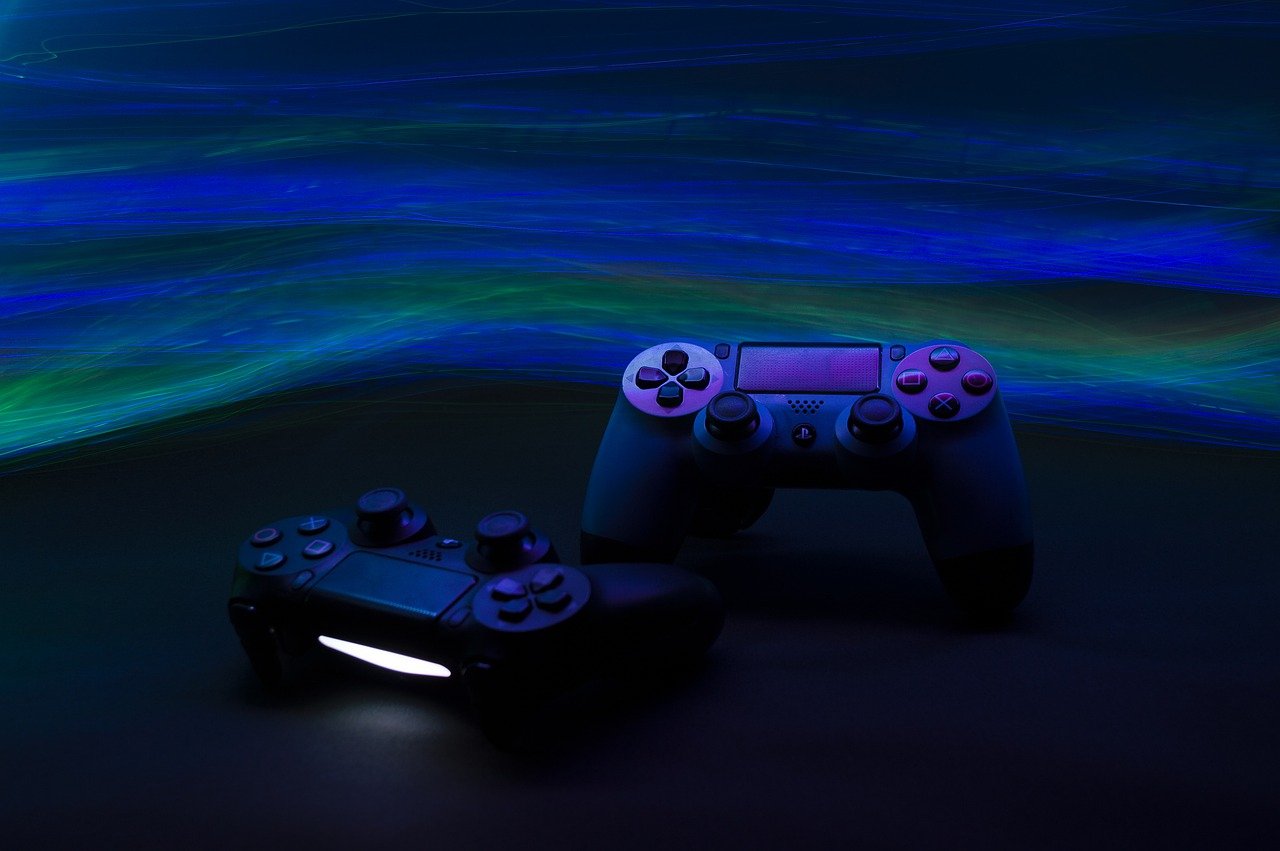 game-console-gdb085011b_1280